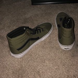 NEW! Army green black striped Ankle high Vans
